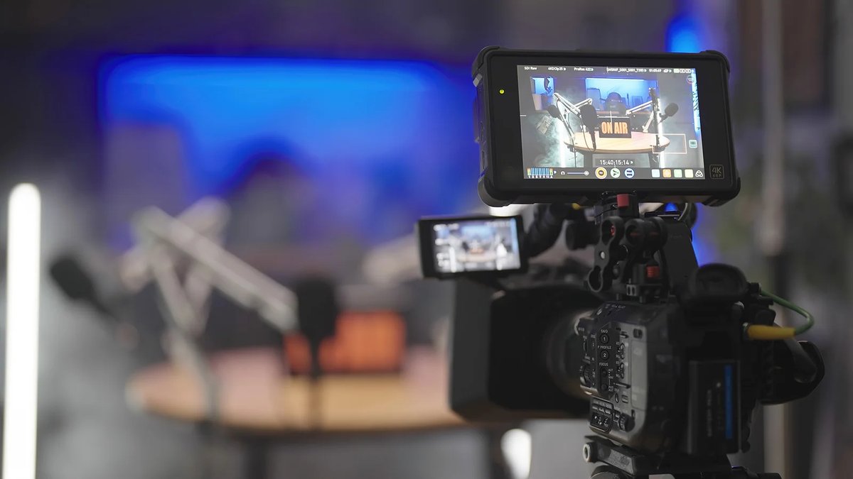 Video podcast setup met camera en microfoon in de Big Orange studio